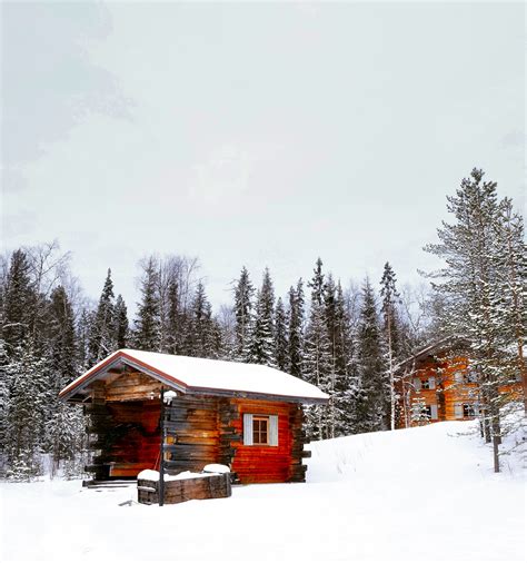 The Waiting Shed on the Snowy Mountain